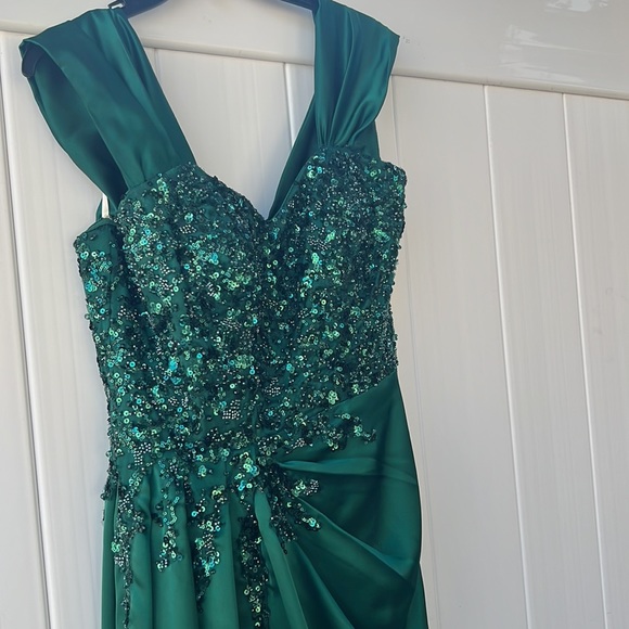 Size 10 dress Modessa Couture - Picture 7 of 7